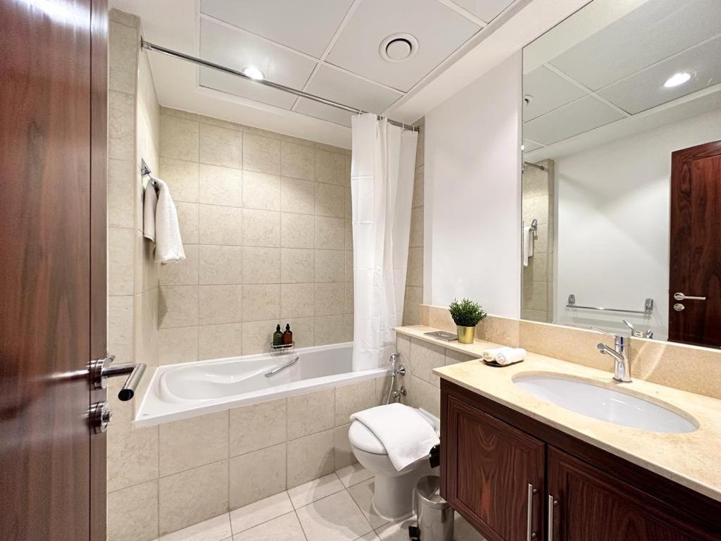 Durrani Homes - Grand 5br Besides Burj Khalifa And Fountain View Appartement Dubaï